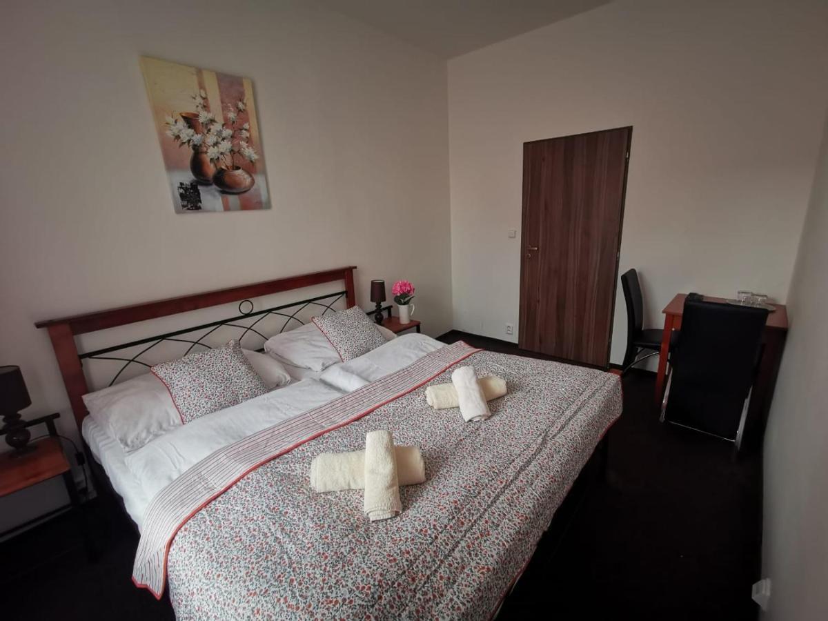 Hotel Palackého 135 Mělník Esterno foto