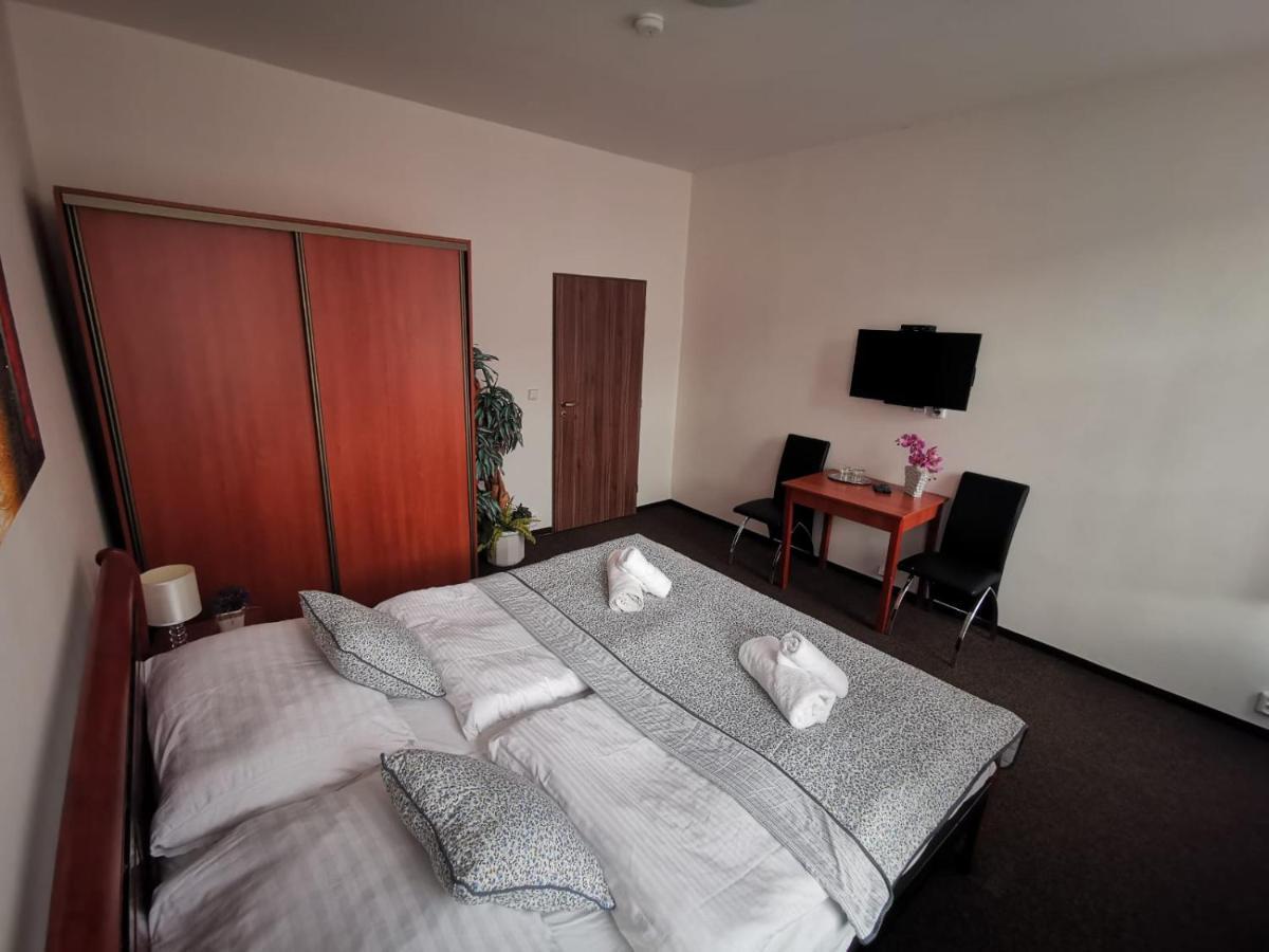 Hotel Palackého 135 Mělník Esterno foto