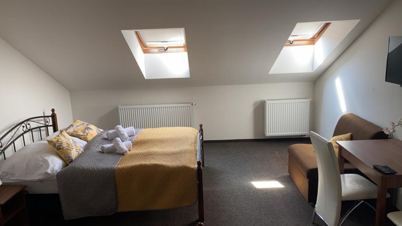 Hotel Palackého 135 Mělník Esterno foto